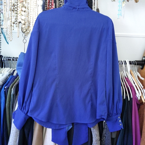 Blue neck tie button down blouse with balloon lantern sleeves - Picture 2 of 10